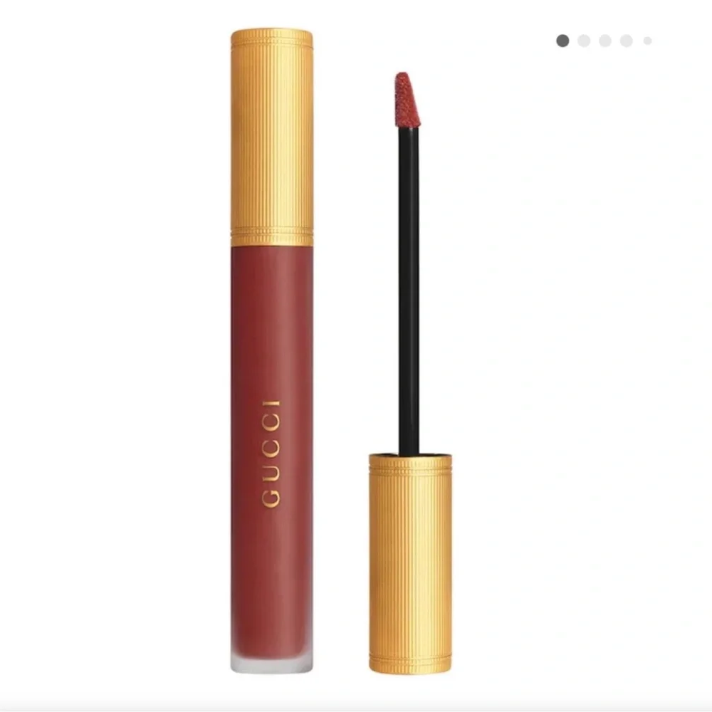 Gucci | Lipstick | Rouge A Levres Liquide Mat | Nellie Red - Picture 2 of 13